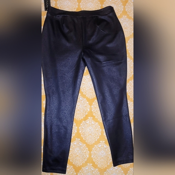 NYCC Black Textured Leggings Women’s Size L Faux Leather Look Stretch Pants... - Picture 8 of 9